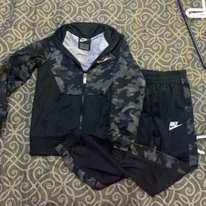 Nike toddler set